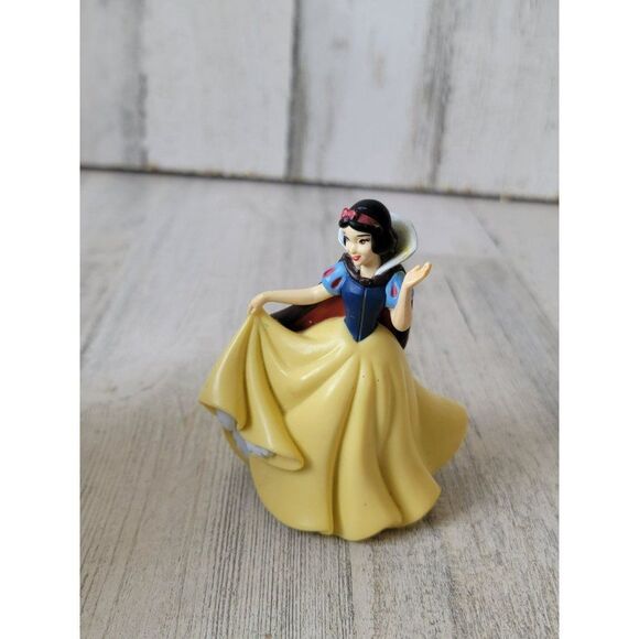 Snow White dance Cape forest toy princess figure - Picture 1 of 5